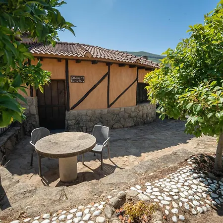Complejo Rural Chozos Valle Del Jerte